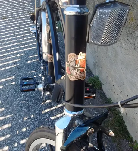 Tattoo bike headset with sticker