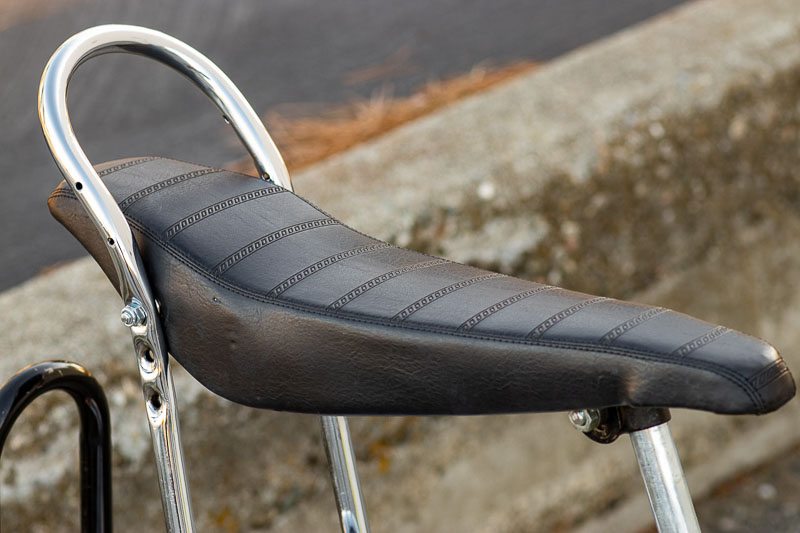 A new Schwinn seat completes our Schwinn Stingray